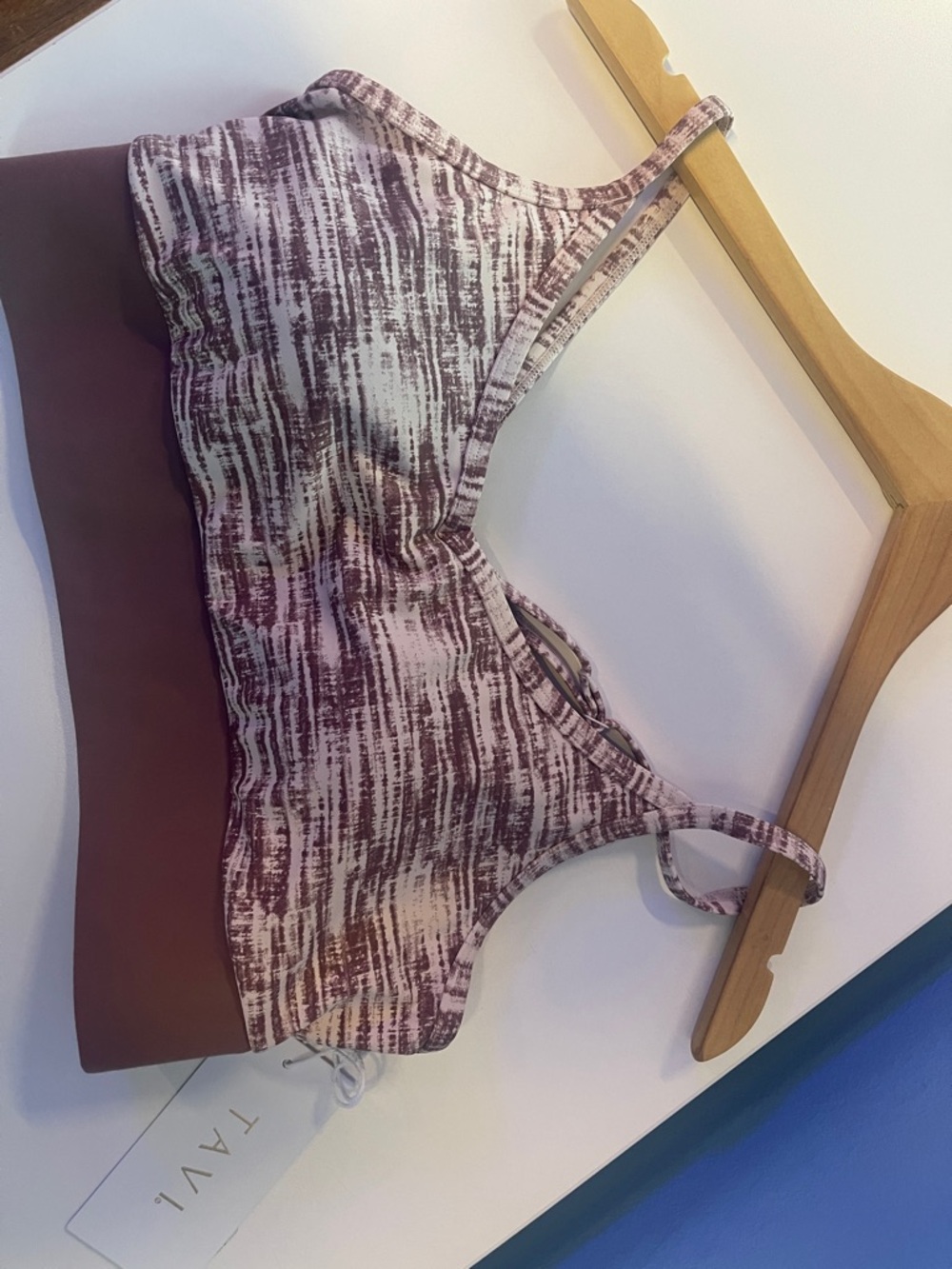 NWT TAVI Textured Mauve & Cream Sports  Boost Bra large